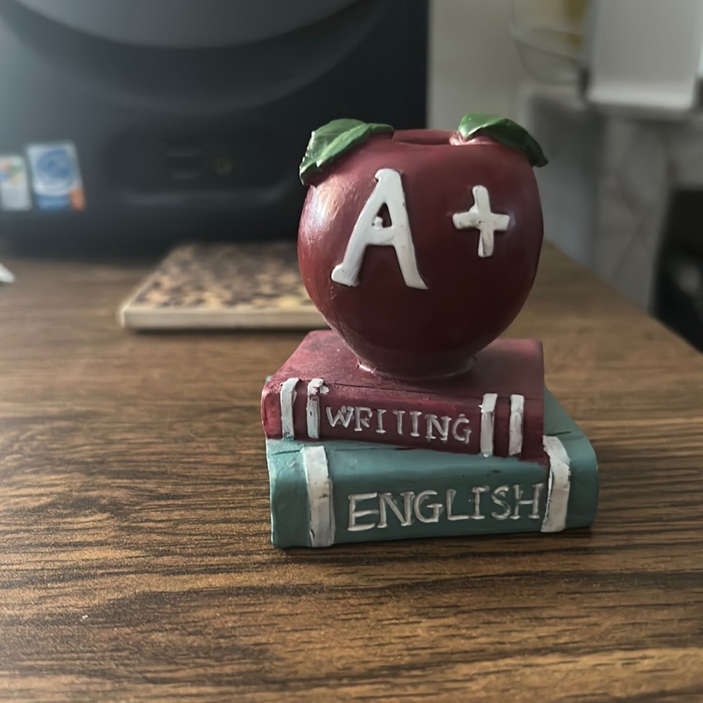 Teacher desk accent